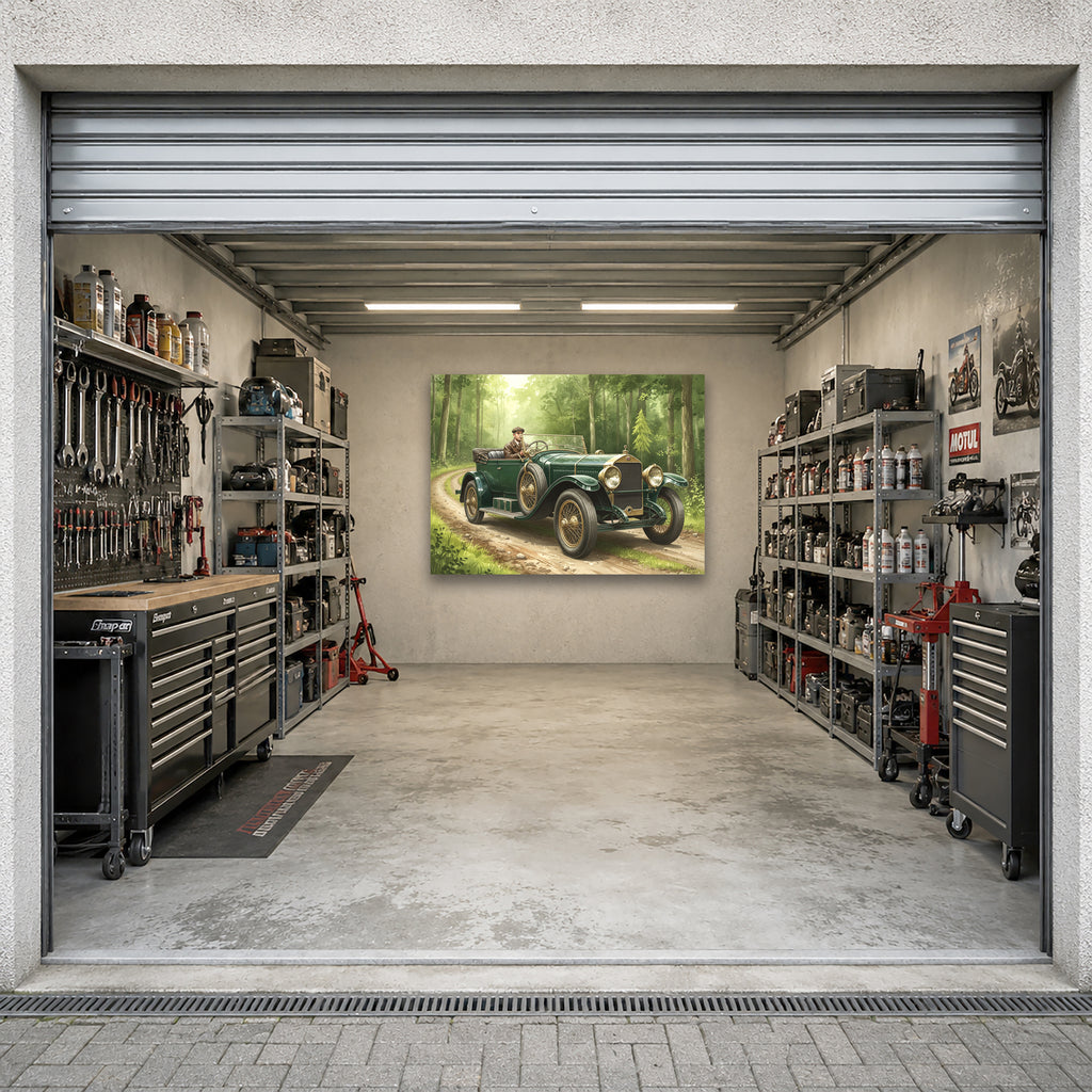 Wandbild Oldtimer Grüner Tourenwagen Fahrer Waldweg Sonnenlicht Kunstdruck auf Leinwand